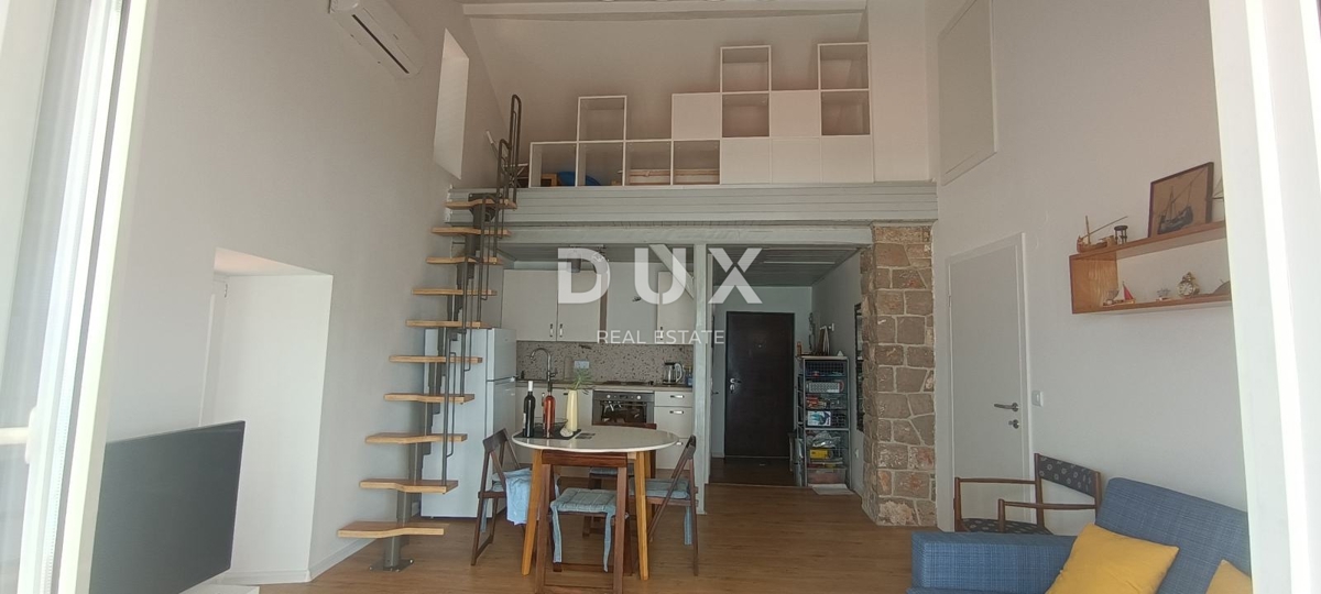 NOVI VINODOLSKI - apartma s čudovitim pogledom na morje in marino