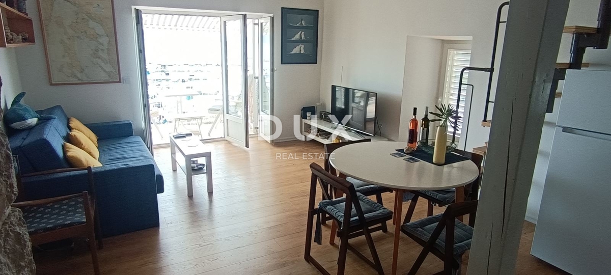 NOVI VINODOLSKI - apartma s čudovitim pogledom na morje in marino