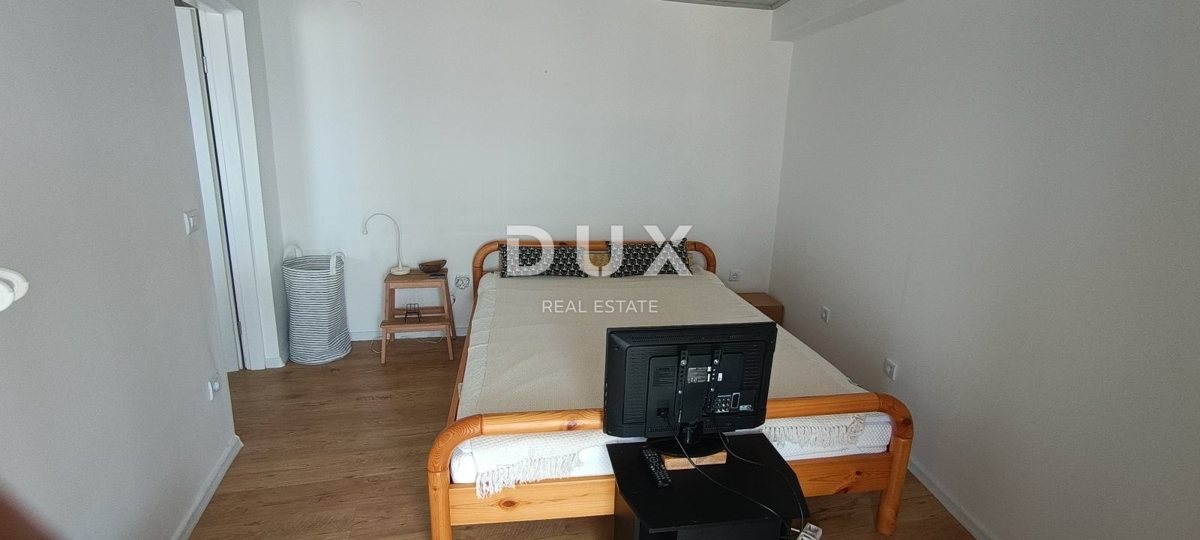 NOVI VINODOLSKI - apartma s čudovitim pogledom na morje in marino