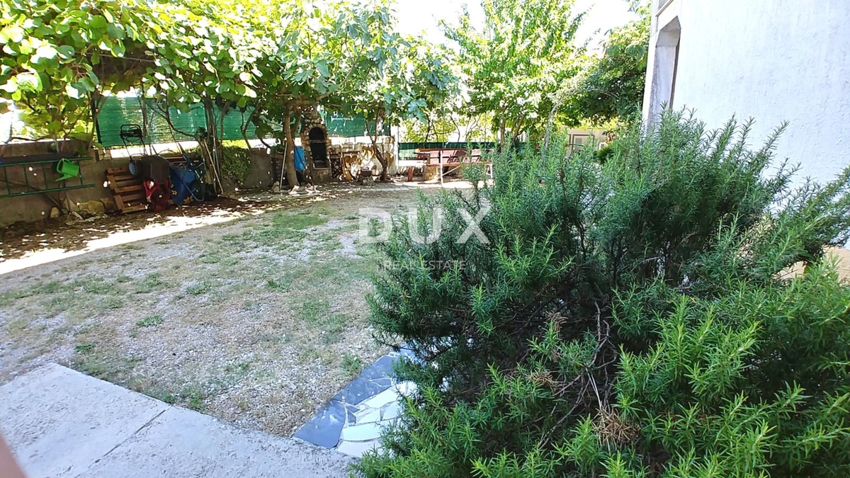 OTOK KRK, MESTO KRK - Idealno stanovanje v pritličju s parkirnim mestom