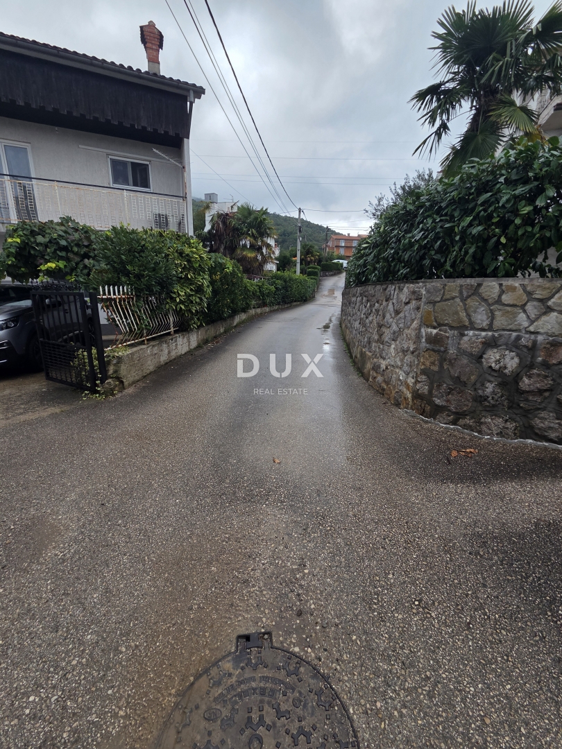 OPATIJA, POBRI, MATULJI – zazidljivo zemljišče 1600 m2 za družinsko hišo / stanovanjski objekt - oddaja stanovanj / hiše z bazenom 