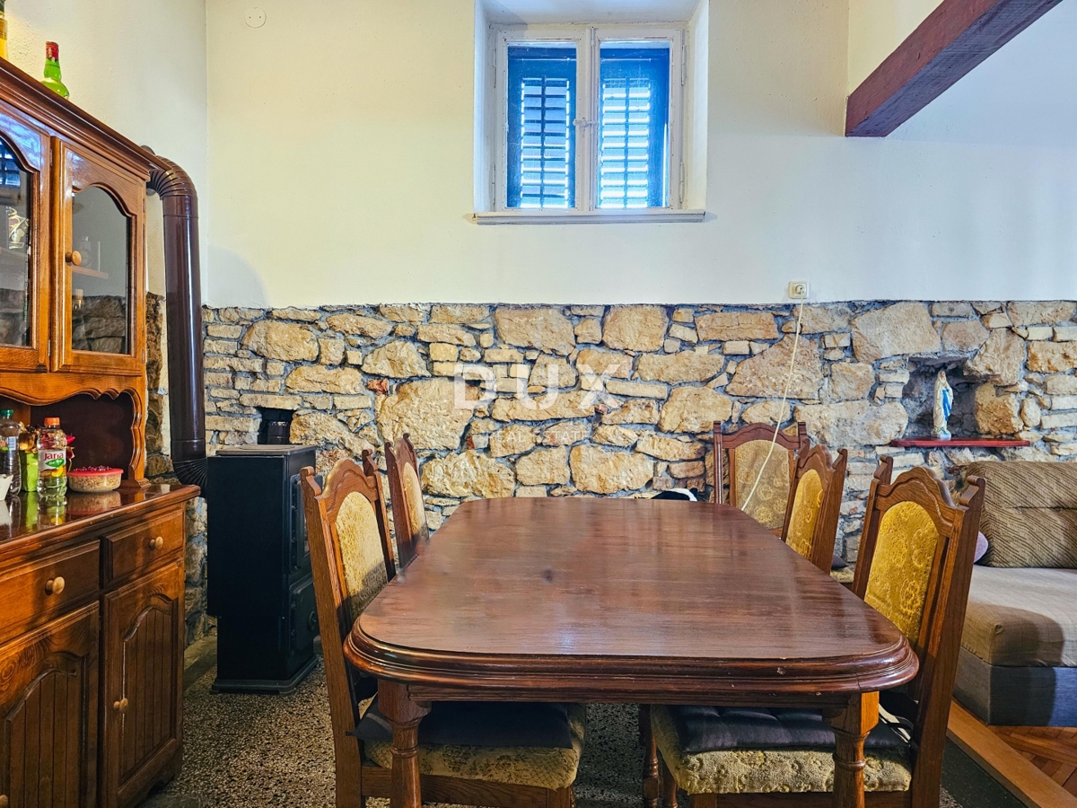 RIJEKA, CENTER - Dupleks stanovanje 104 m2, z dvoriščem in parkiriščem