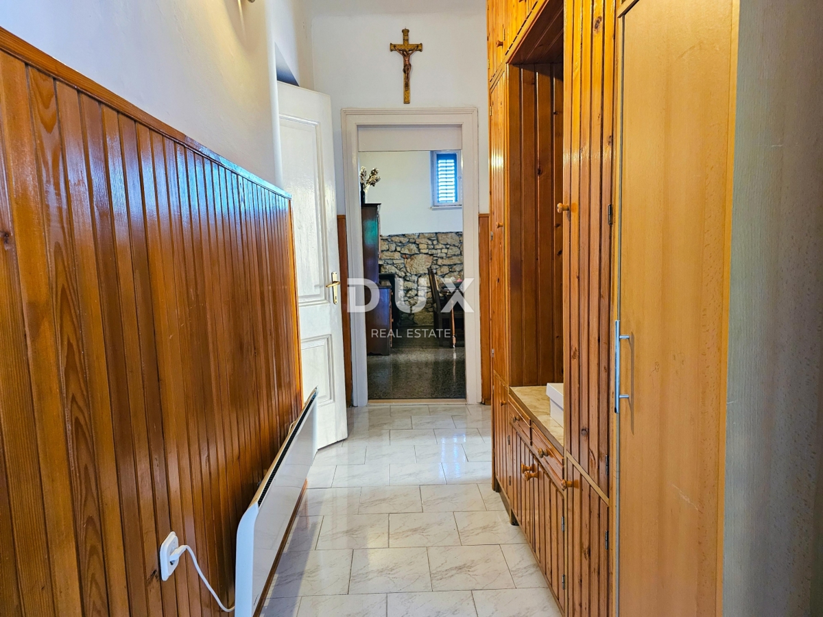 RIJEKA, CENTER - Dupleks stanovanje 104 m2, z dvoriščem in parkiriščem