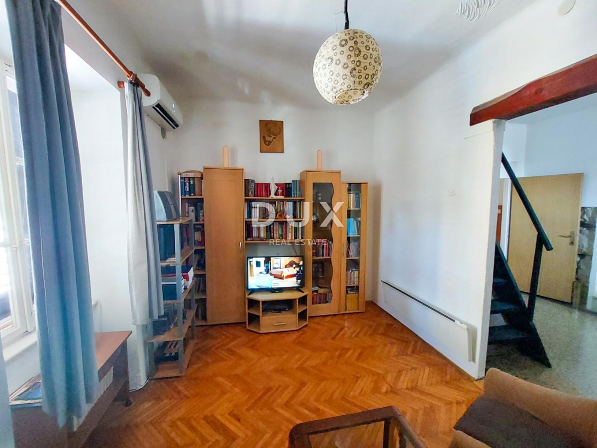 RIJEKA, CENTER - Dupleks stanovanje 104 m2, z dvoriščem in parkiriščem