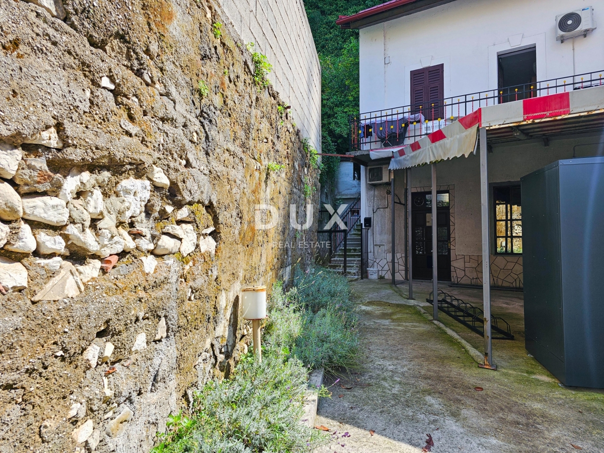 RIJEKA, CENTER - Dupleks stanovanje 104 m2, z dvoriščem in parkiriščem