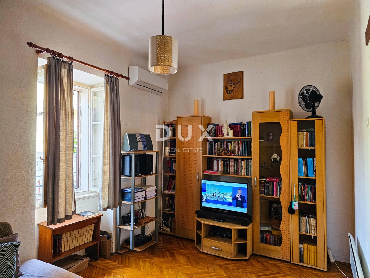 RIJEKA, CENTER - Dupleks stanovanje 104 m2, z dvoriščem in parkiriščem