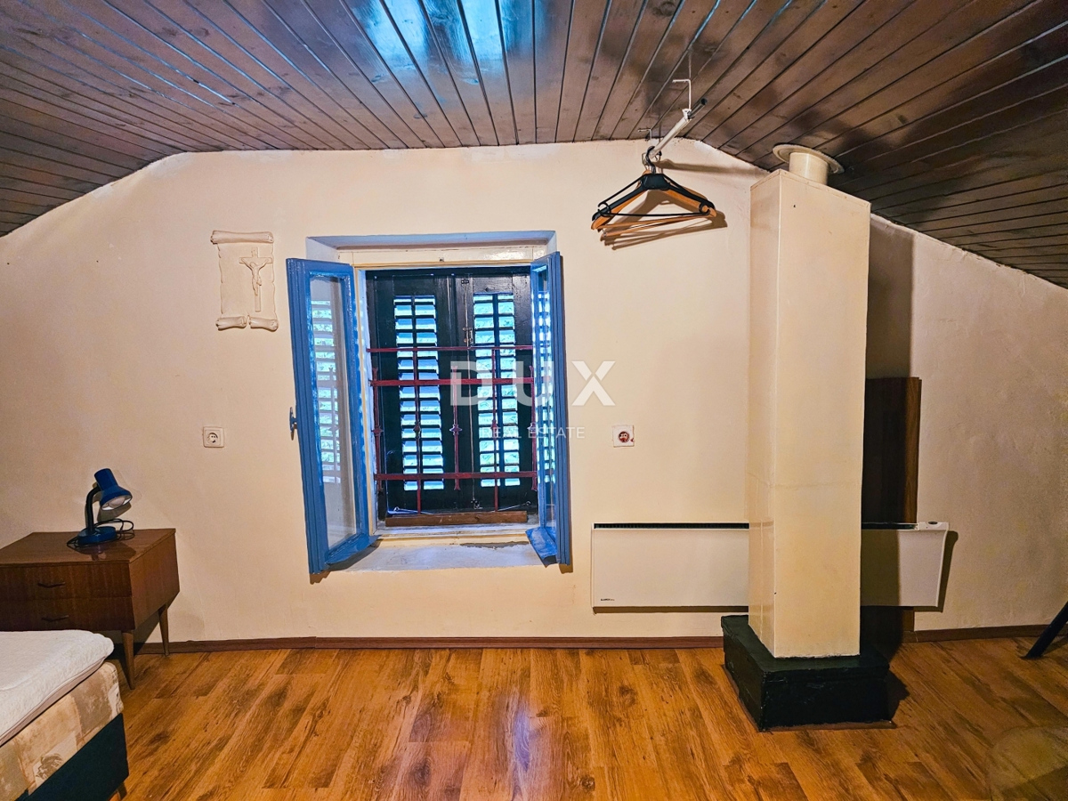 RIJEKA, CENTER - Dupleks stanovanje 104 m2, z dvoriščem in parkiriščem