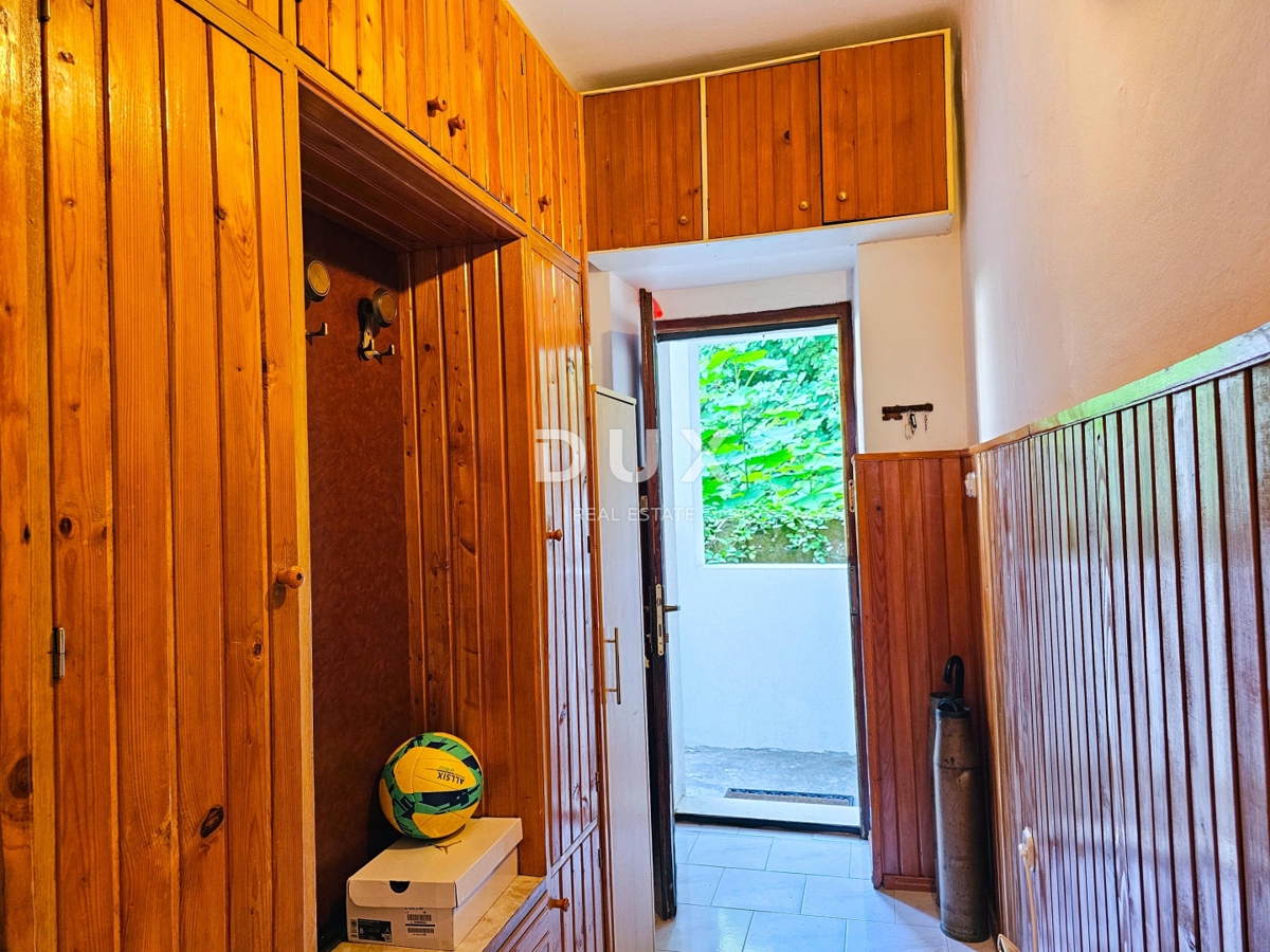 RIJEKA, CENTER - Dupleks stanovanje 104 m2, z dvoriščem in parkiriščem