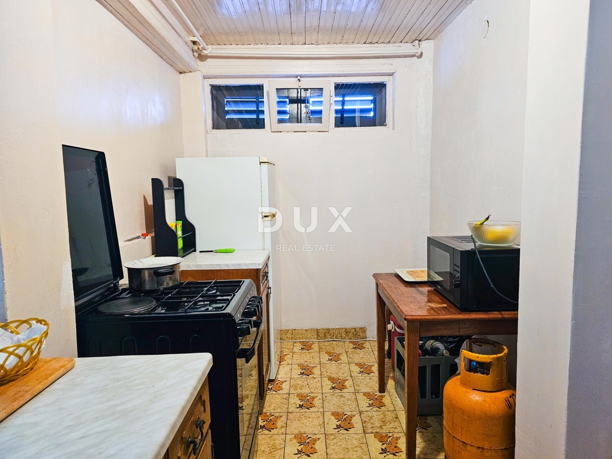 RIJEKA, CENTER - Dupleks stanovanje 104 m2, z dvoriščem in parkiriščem