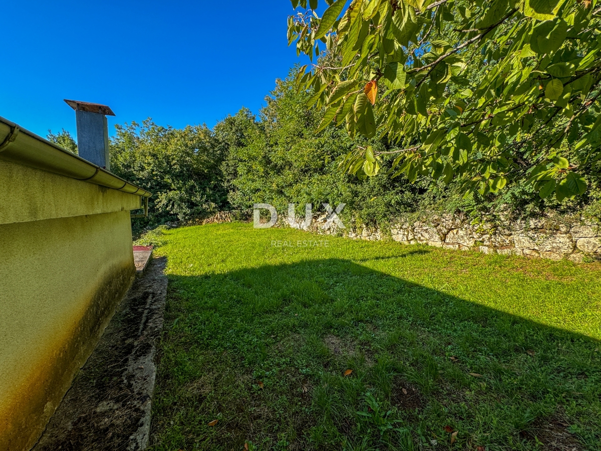 OPATIJA, OPRIĆ – investicijsko gradbeno zemljišče velikosti 2.437 m² s pogledom na morje