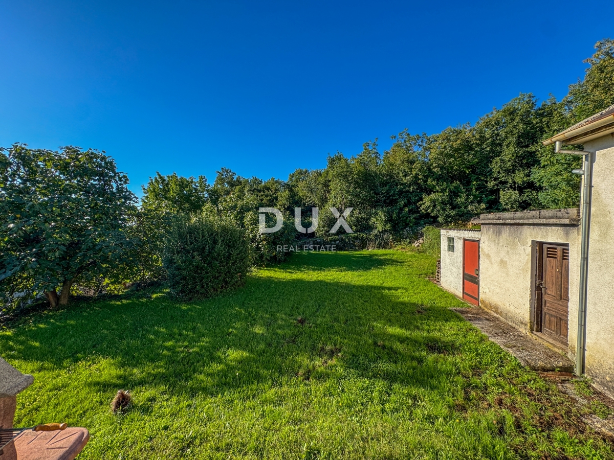 OPATIJA, OPRIĆ – investicijsko gradbeno zemljišče velikosti 2.437 m² s pogledom na morje