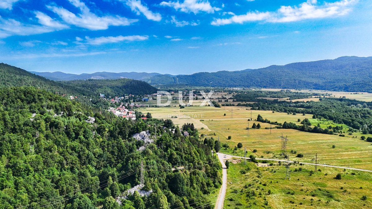 GORSKI KOTAR, LIČ - Samostojna lesena hiša v zaključni fazi, na samem