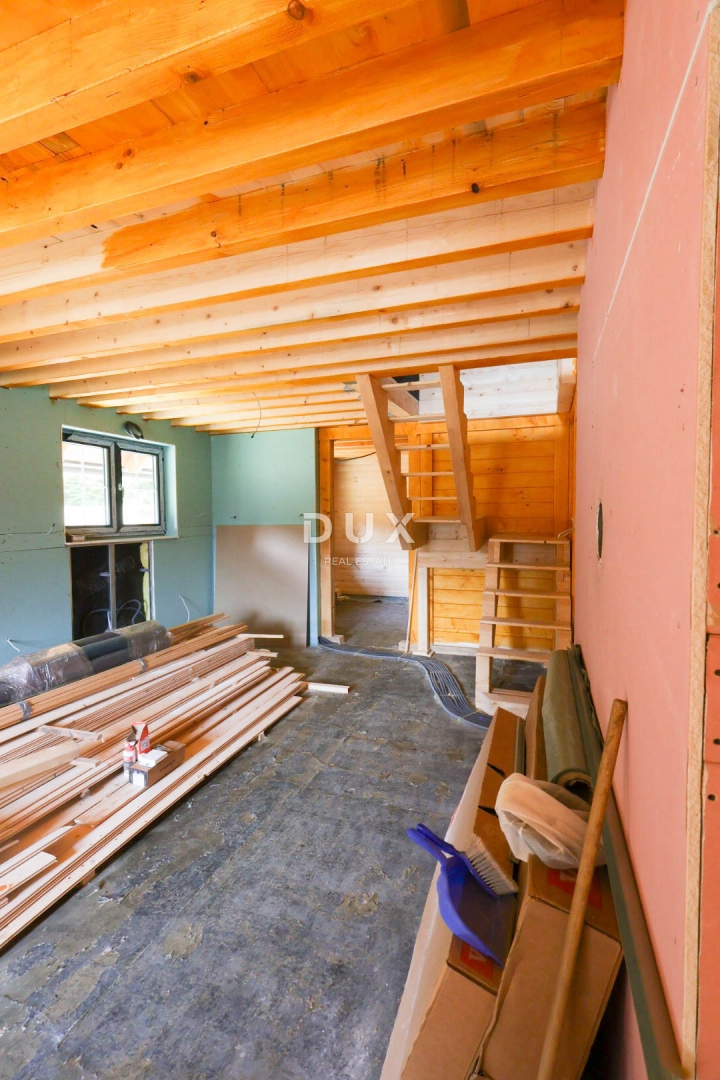 GORSKI KOTAR, LIČ - Samostojna lesena hiša v zaključni fazi, na samem