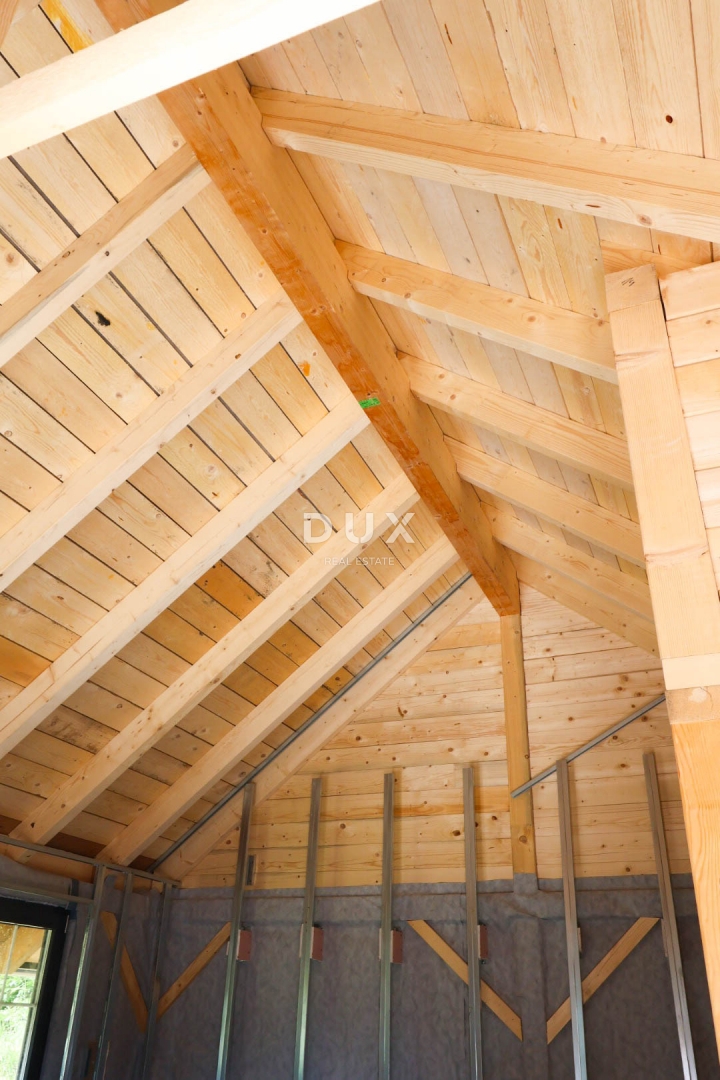 GORSKI KOTAR, LIČ - Samostojna lesena hiša v zaključni fazi, na samem