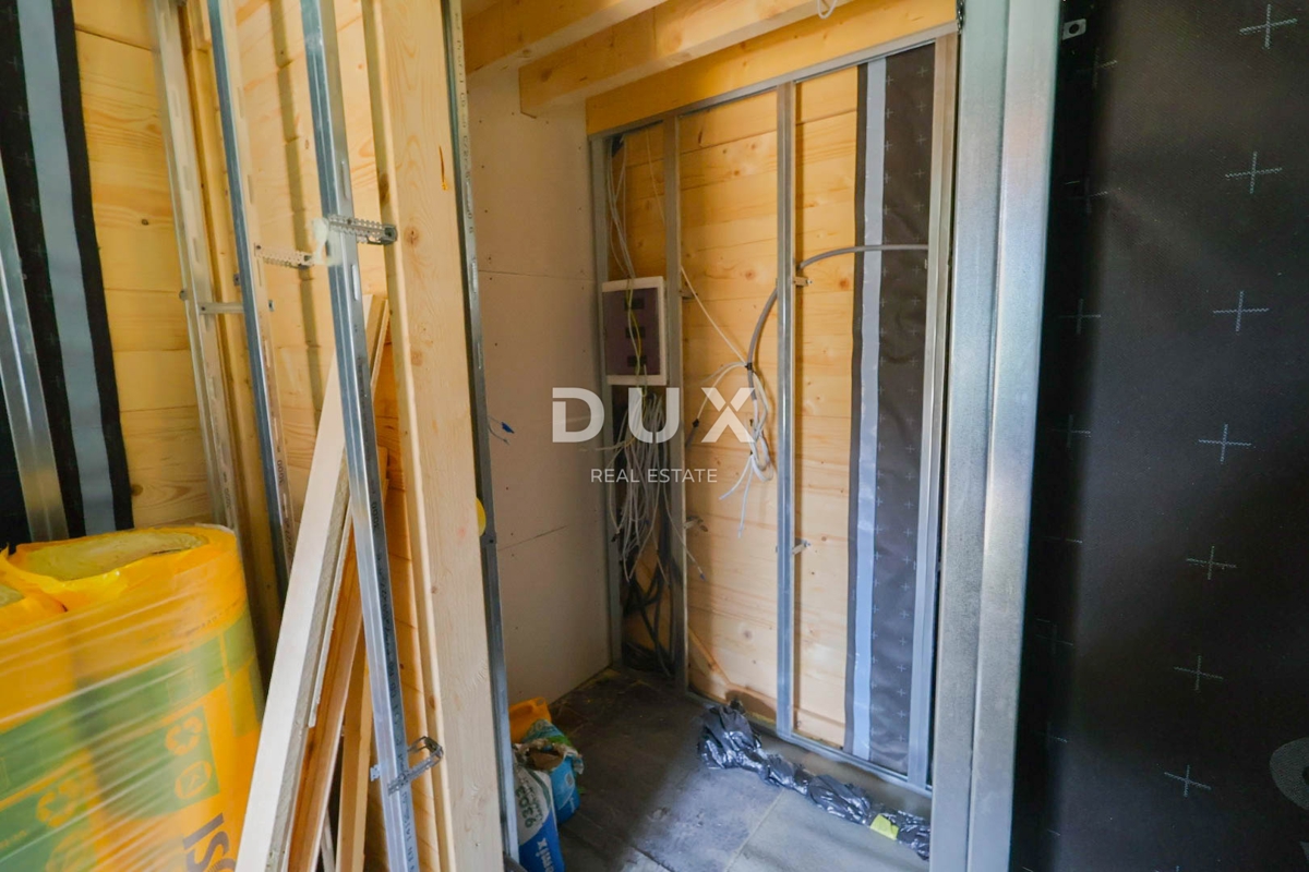 GORSKI KOTAR, LIČ - Samostojna lesena hiša v zaključni fazi, na samem