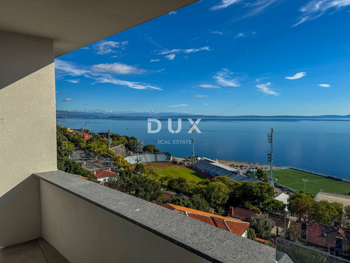 RIJEKA, KANTRIDA - 151m2 veliko stanovanje v luksuzni novogradnji le 250 metrov od morja z garažo in panoramskim pogledom na morje