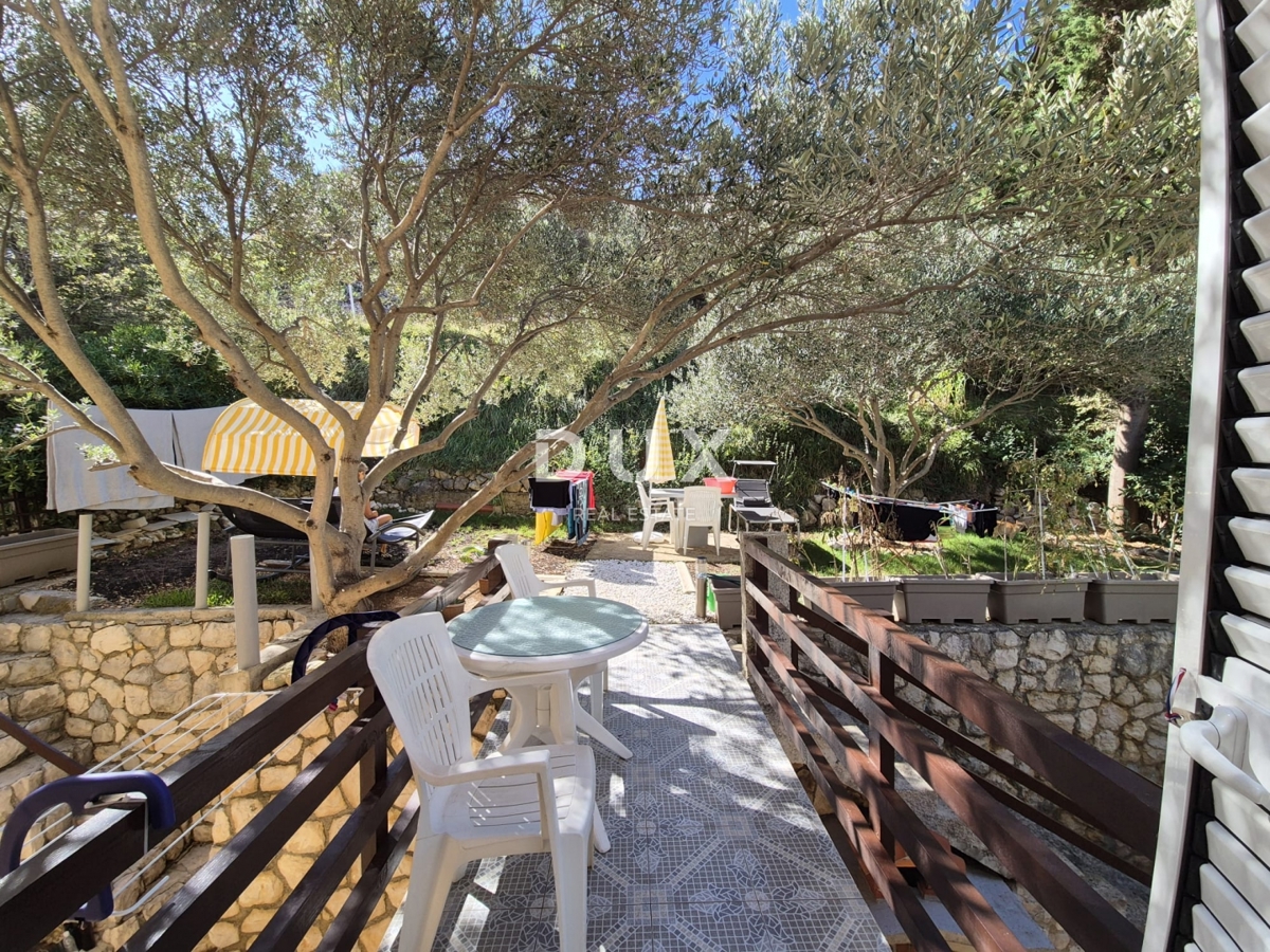 PAG, MESTO PAG - Prostorna hiša s panoramskim razgledom na morje in Velebit
