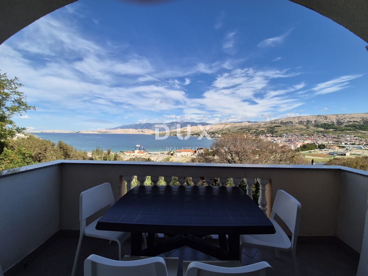 PAG, MESTO PAG - Prostorna hiša s panoramskim razgledom na morje in Velebit