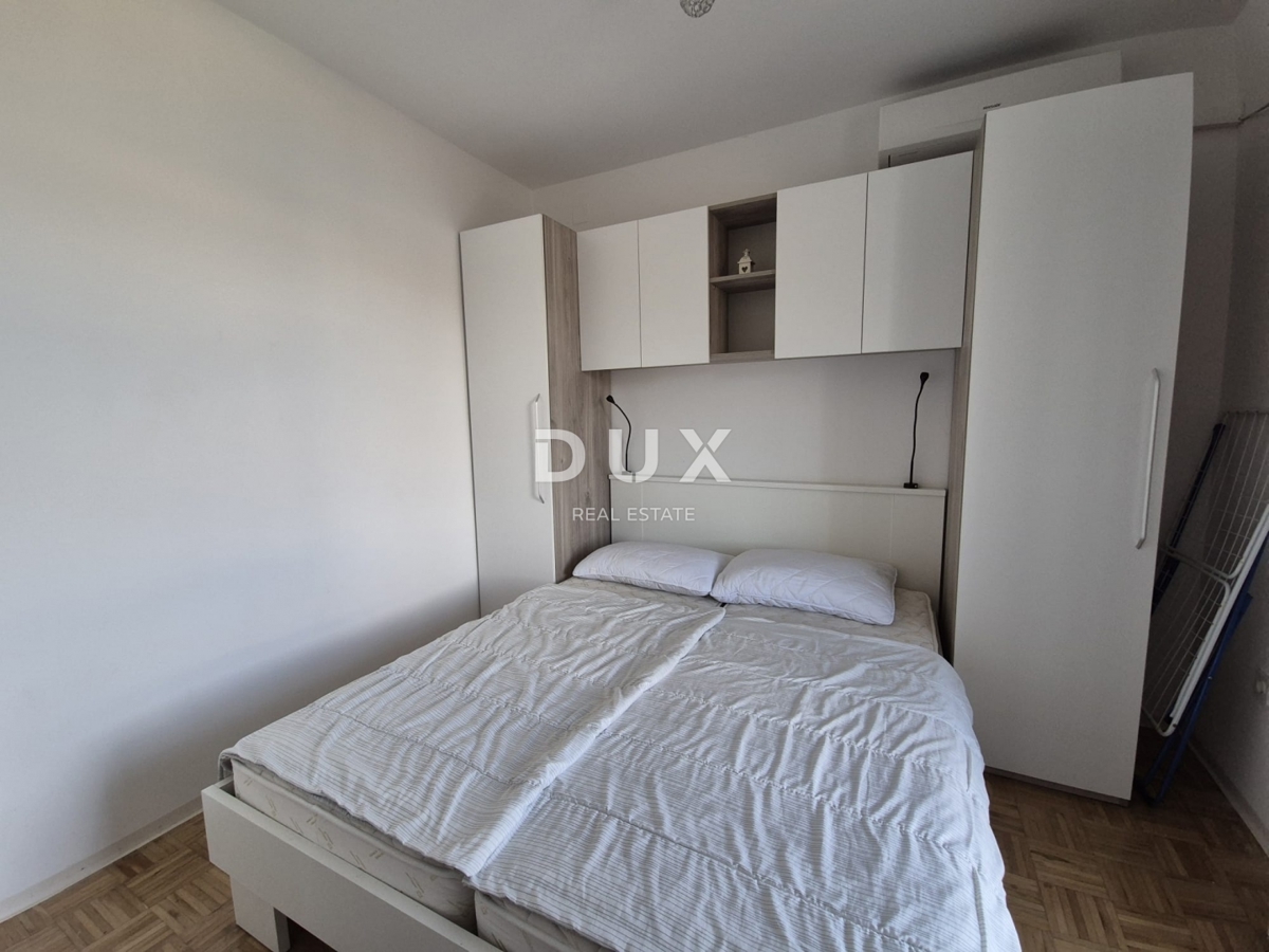 PAG, MESTO PAG - Prostorna hiša s panoramskim razgledom na morje in Velebit