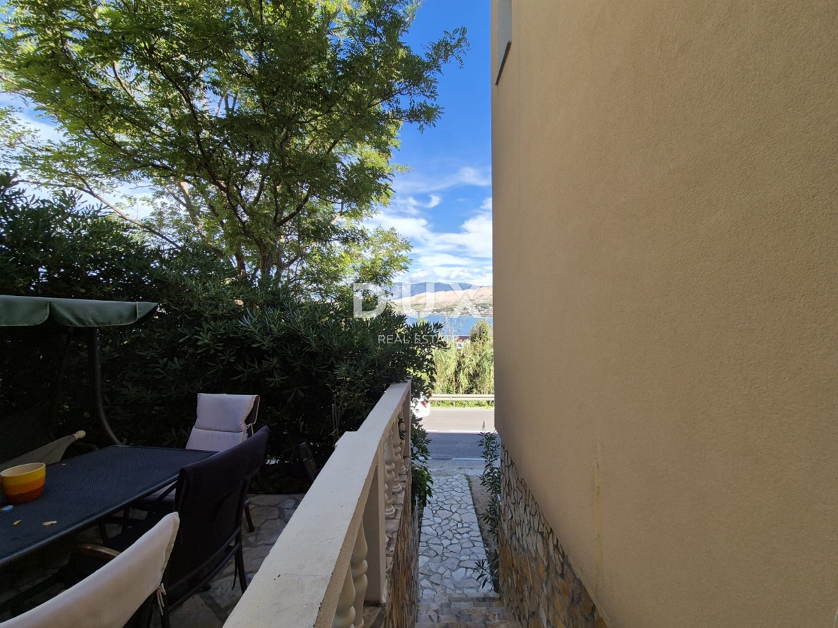 PAG, MESTO PAG - Prostorna hiša s panoramskim razgledom na morje in Velebit