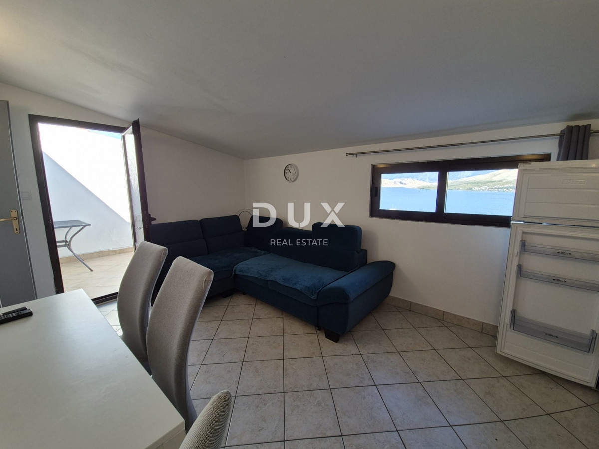 PAG, MESTO PAG - Prostorna hiša s panoramskim razgledom na morje in Velebit