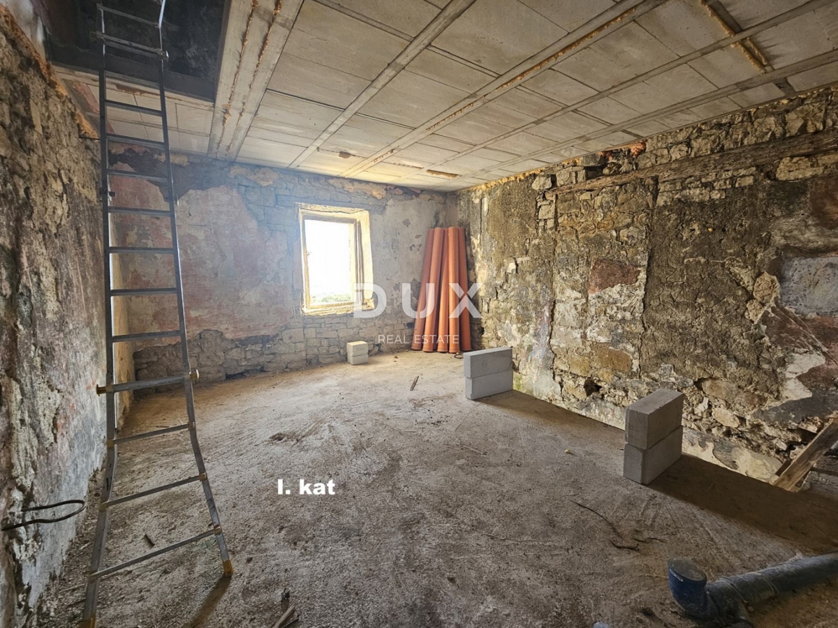 ISTRA, KRASICA - Avtohtona istrska hiša za adaptacijo