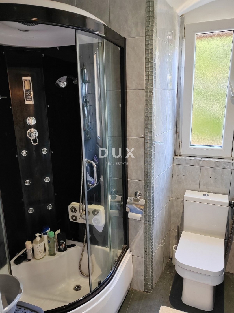 OPATIJA, VOLOSKO - elegantna nepremičnina z dvema apartmajema le nekaj korakov od morja, 87m2