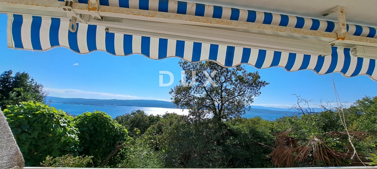 CRIKVENICA - polsamostojna hiša s panoramskim razgledom na Krk in morje