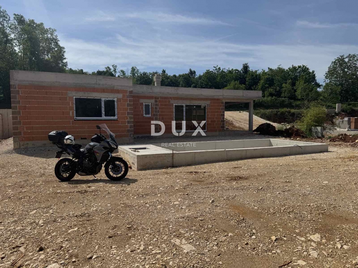 ISTRA, LABIN - Hiša v gozdu (nedokončana), blizu Labina, 152m2