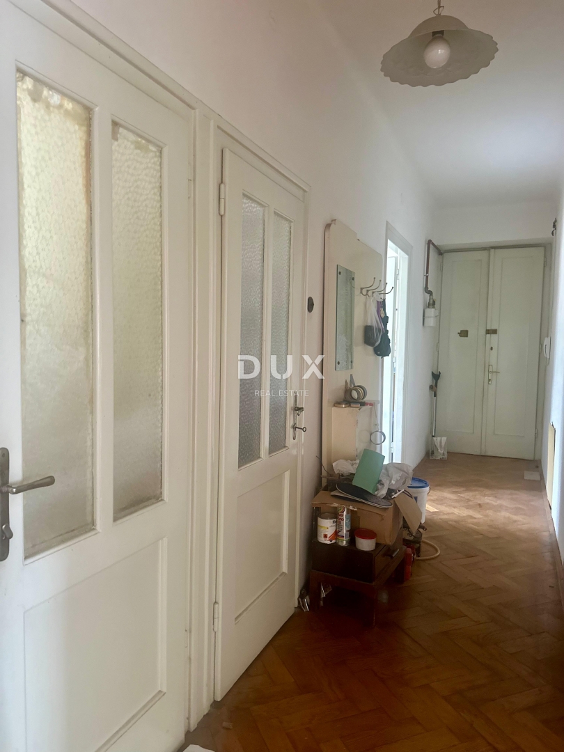 RIJEKA, CENTER/PEĆINE – Prostorno stanovanje s pogledom na morje in ekskluzivnim popustom za projekt prenove!