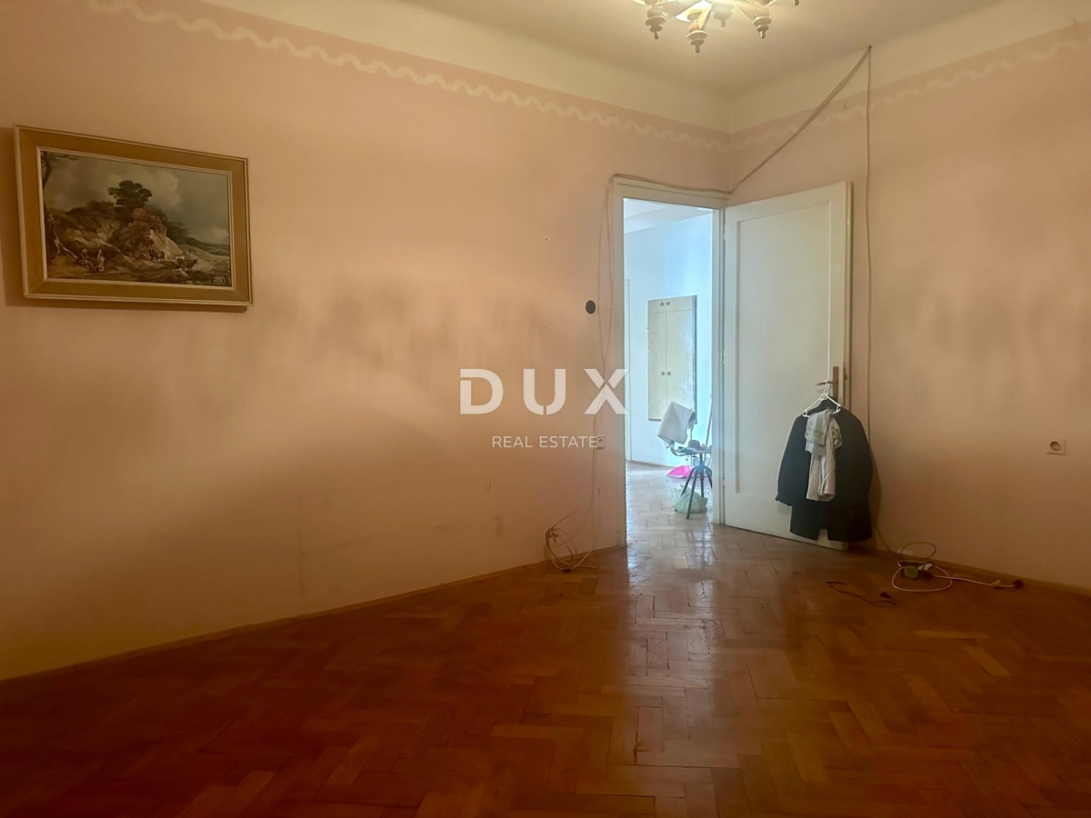 RIJEKA, CENTER/PEĆINE – Prostorno stanovanje s pogledom na morje in ekskluzivnim popustom za projekt prenove!