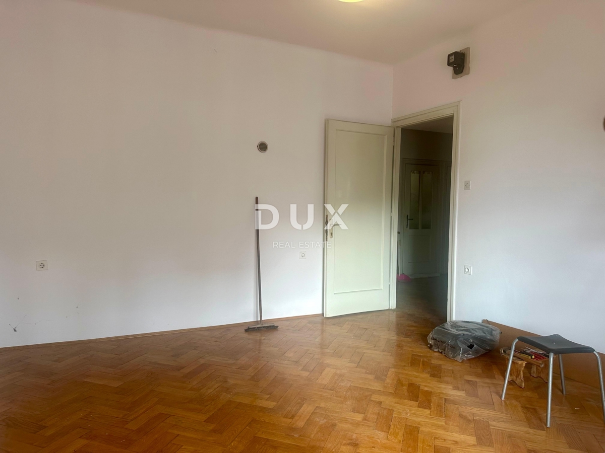 RIJEKA, CENTER/PEĆINE – Prostorno stanovanje s pogledom na morje in ekskluzivnim popustom za projekt prenove!