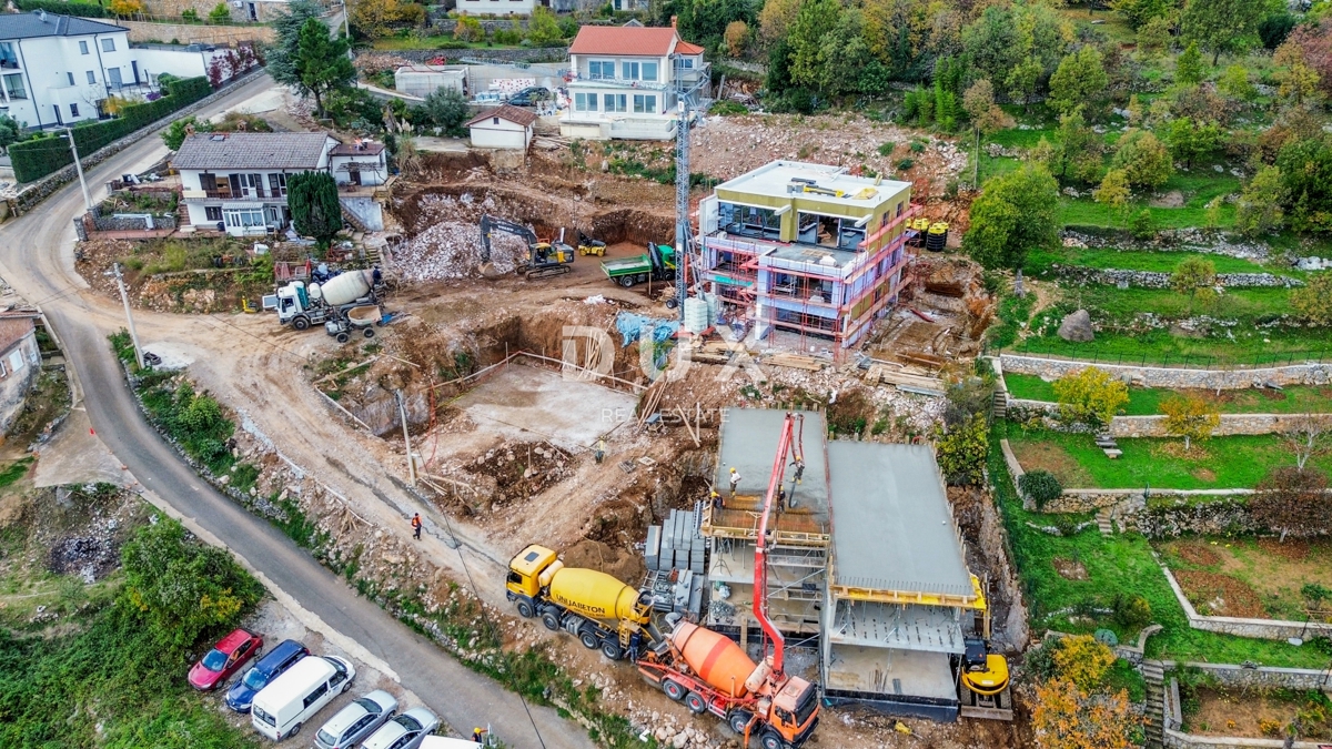 OPATIJA, LOVRAN – luksuzna rezidenca z zasebnim bazenom in panoramskim pogledom na morje