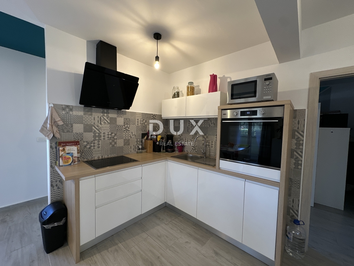 ZADAR, PETRČANE - Opremljeno stanovanje v pritličju z vrtom!