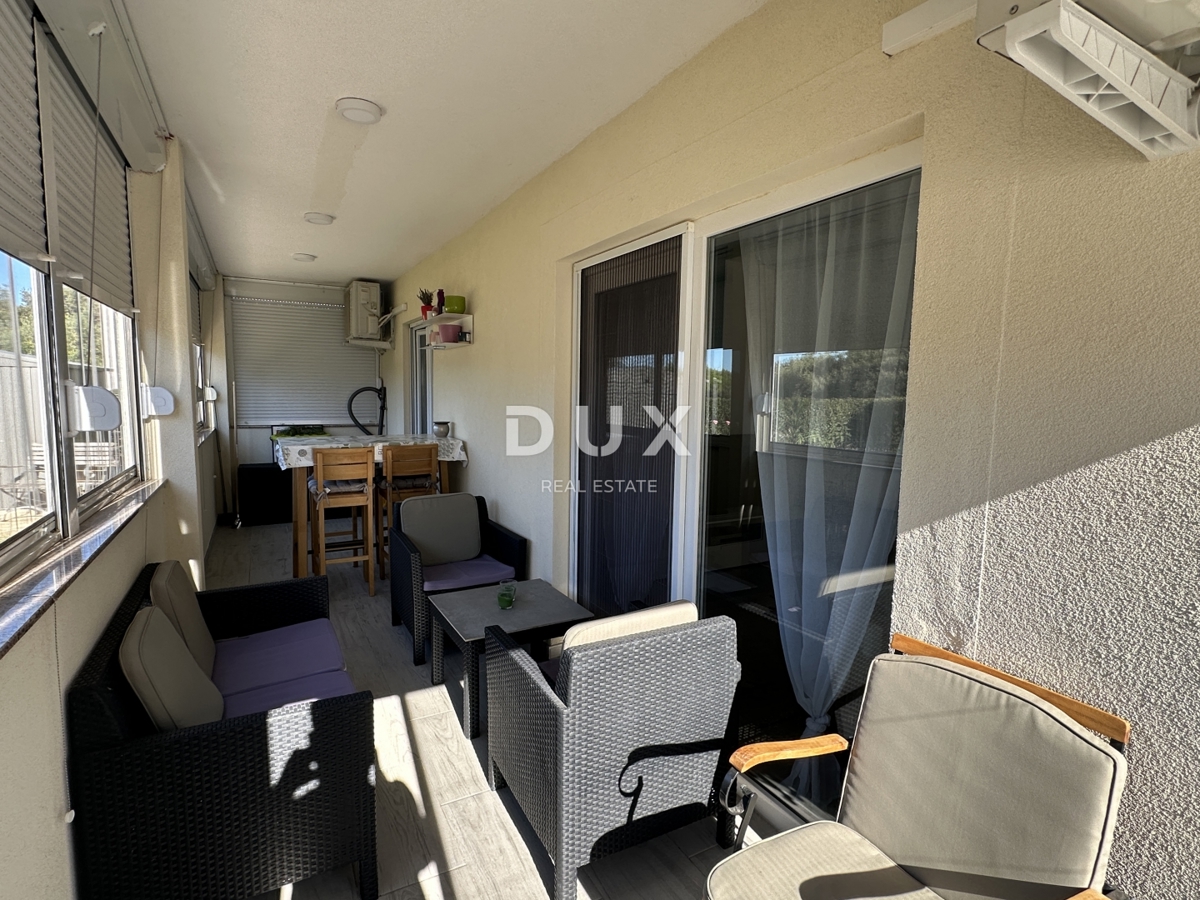 ZADAR, PETRČANE - Opremljeno stanovanje v pritličju z vrtom!