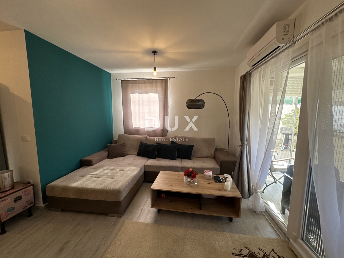 ZADAR, PETRČANE - Opremljeno stanovanje v pritličju z vrtom!