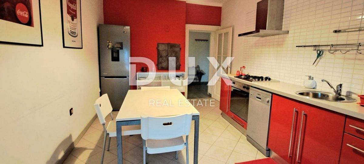 RIJEKA, CENTER - čudovito 2-sobno stanovanje s pogledom na morje