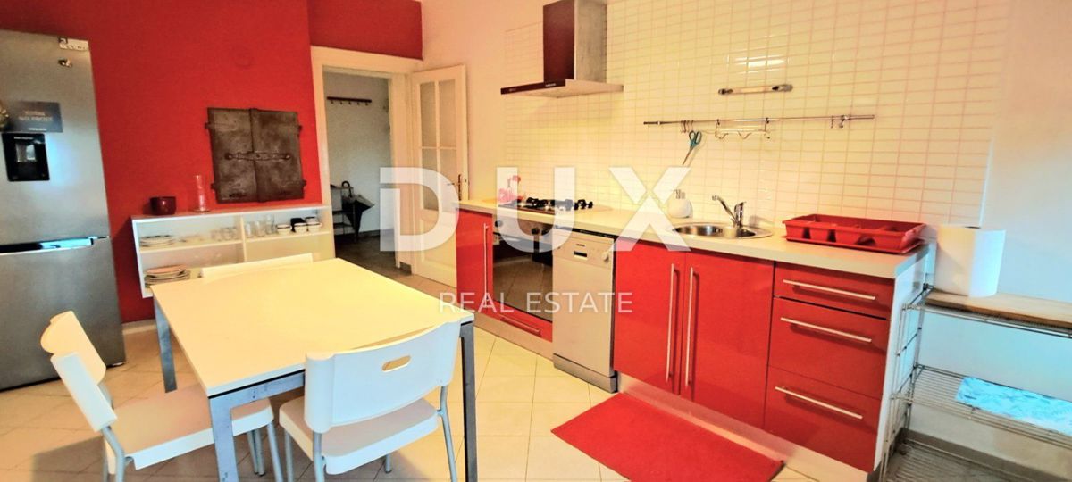 RIJEKA, CENTER - čudovito 2-sobno stanovanje s pogledom na morje