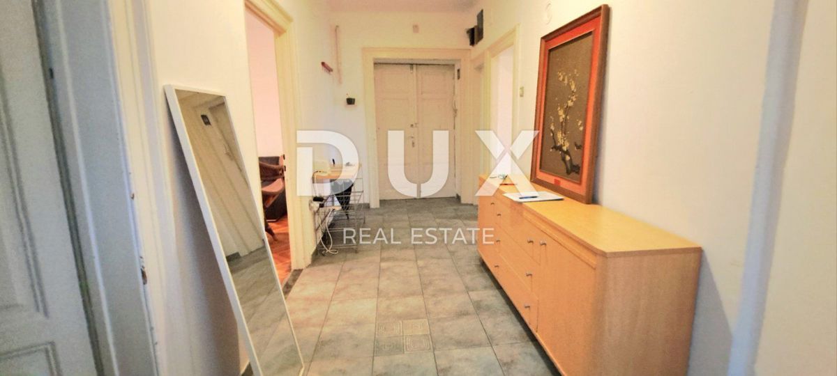 RIJEKA, CENTER - čudovito 2-sobno stanovanje s pogledom na morje