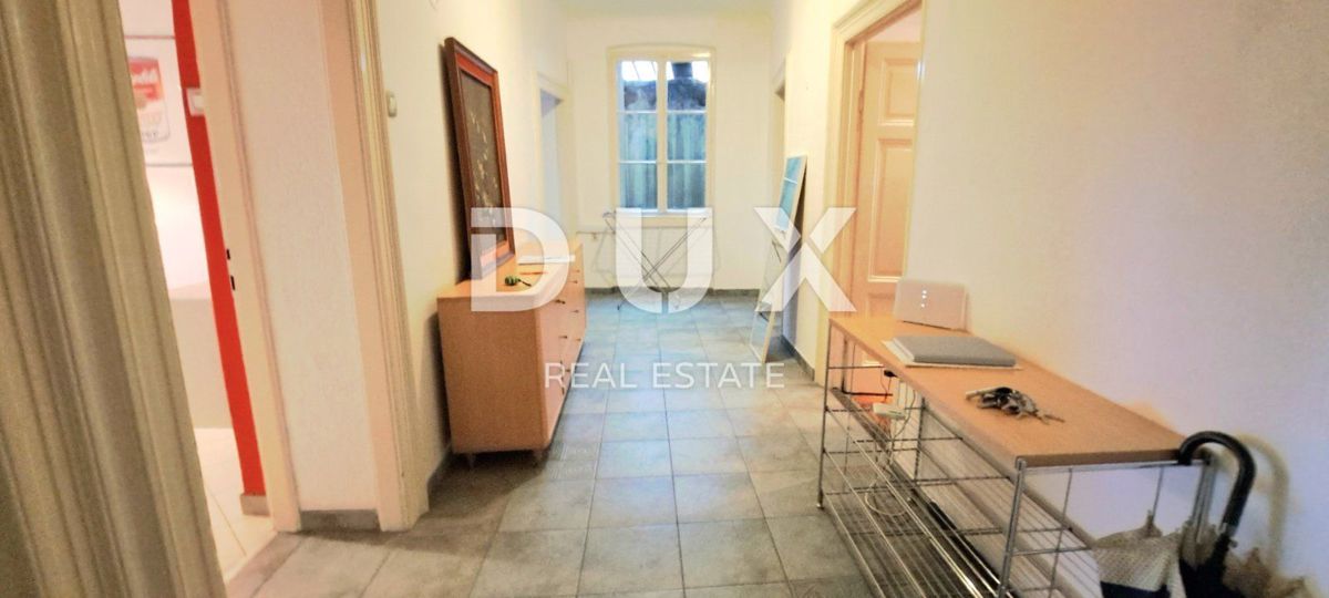 RIJEKA, CENTER - čudovito 2-sobno stanovanje s pogledom na morje