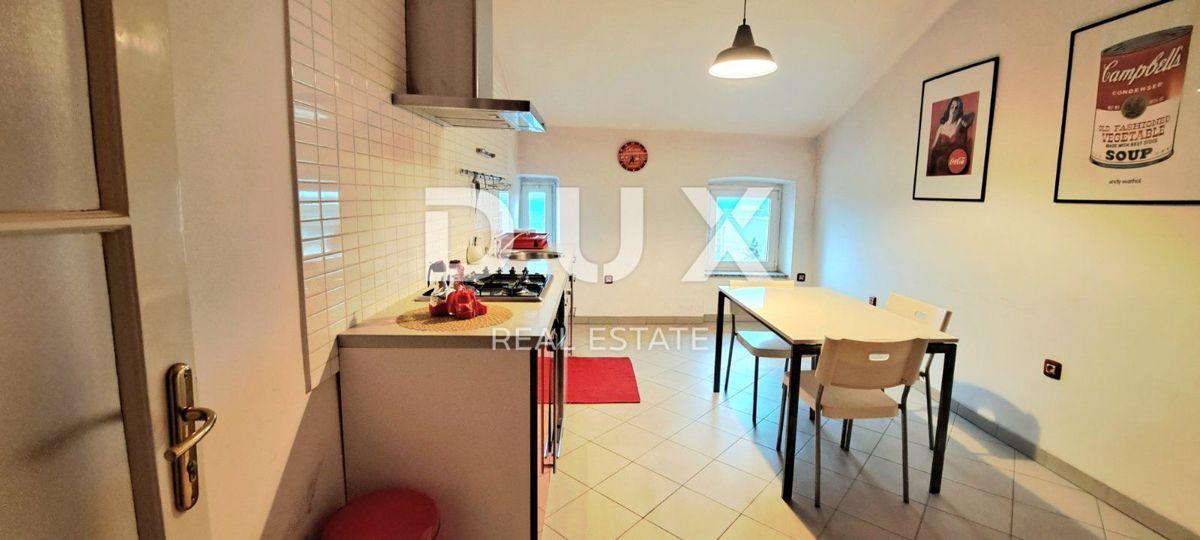 RIJEKA, CENTER - čudovito 2-sobno stanovanje s pogledom na morje