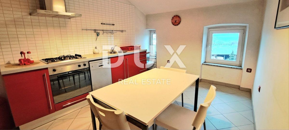 RIJEKA, CENTER - čudovito 2-sobno stanovanje s pogledom na morje