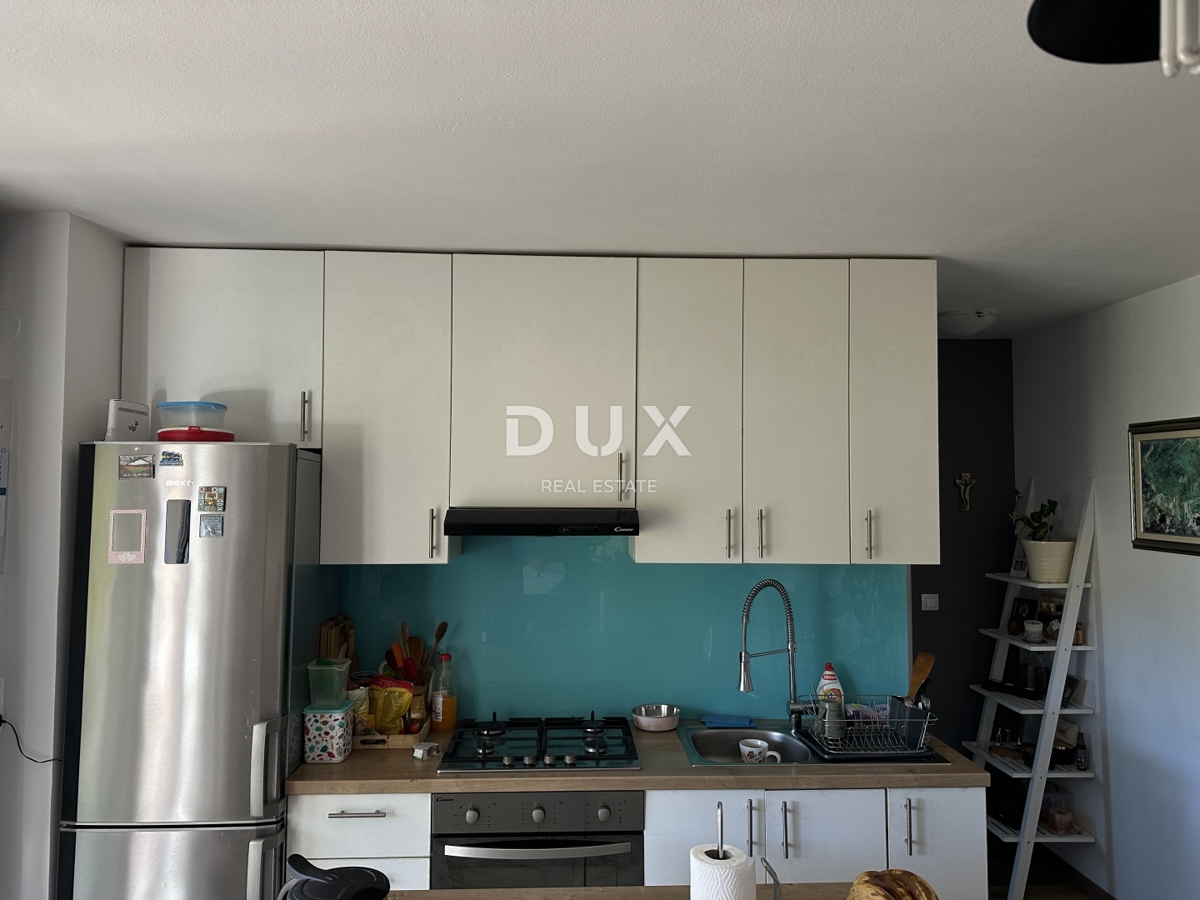 ZADAR, DIKLO - Privlačno stanovanje z vrtom in pogledom na morje!