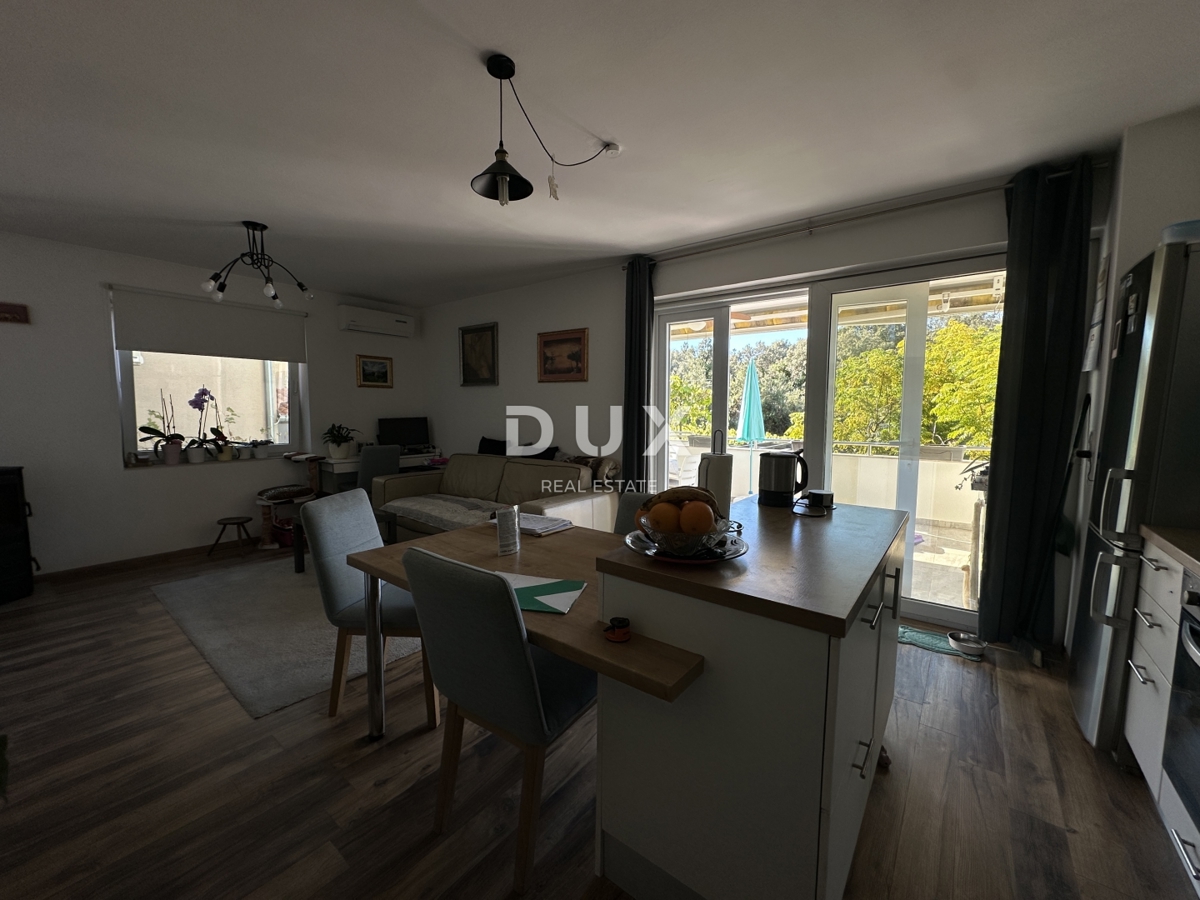 ZADAR, DIKLO - Privlačno stanovanje z vrtom in pogledom na morje!