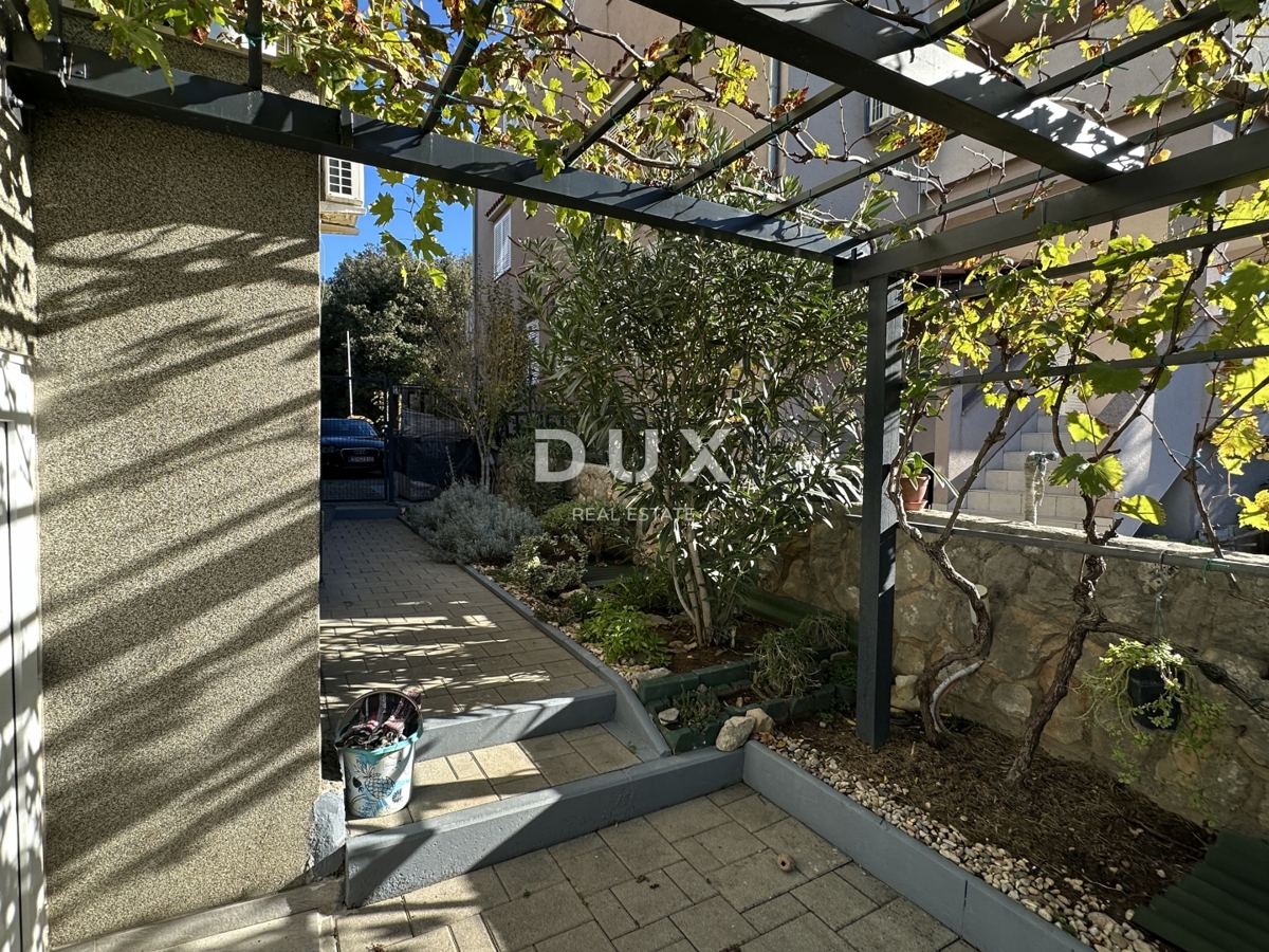 ZADAR, DIKLO - Privlačno stanovanje z vrtom in pogledom na morje!