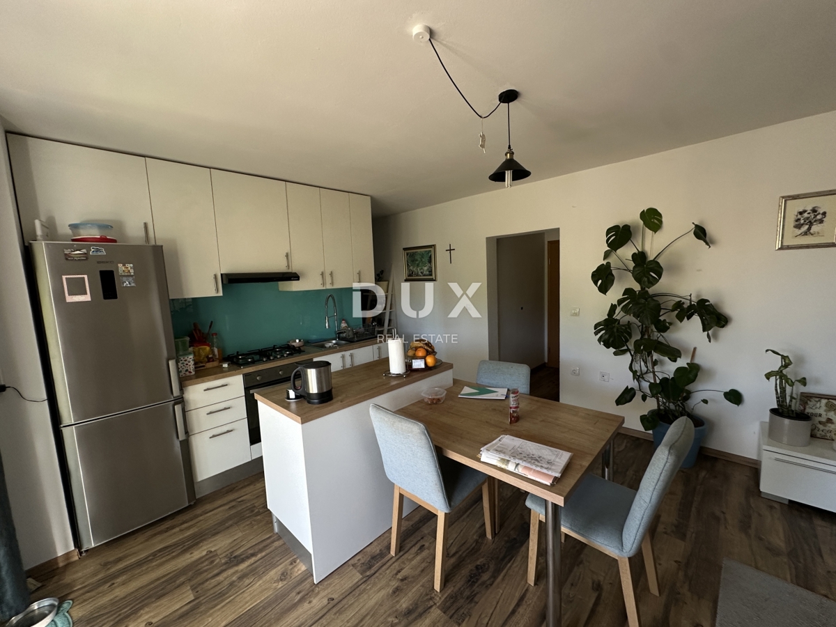 ZADAR, DIKLO - Privlačno stanovanje z vrtom in pogledom na morje!