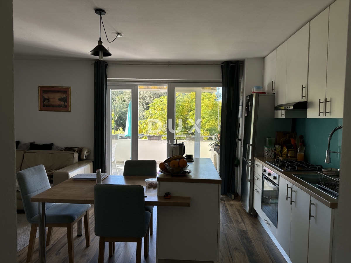ZADAR, DIKLO - Privlačno stanovanje z vrtom in pogledom na morje!