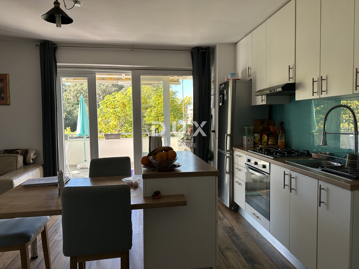 ZADAR, DIKLO - Privlačno stanovanje z vrtom in pogledom na morje!