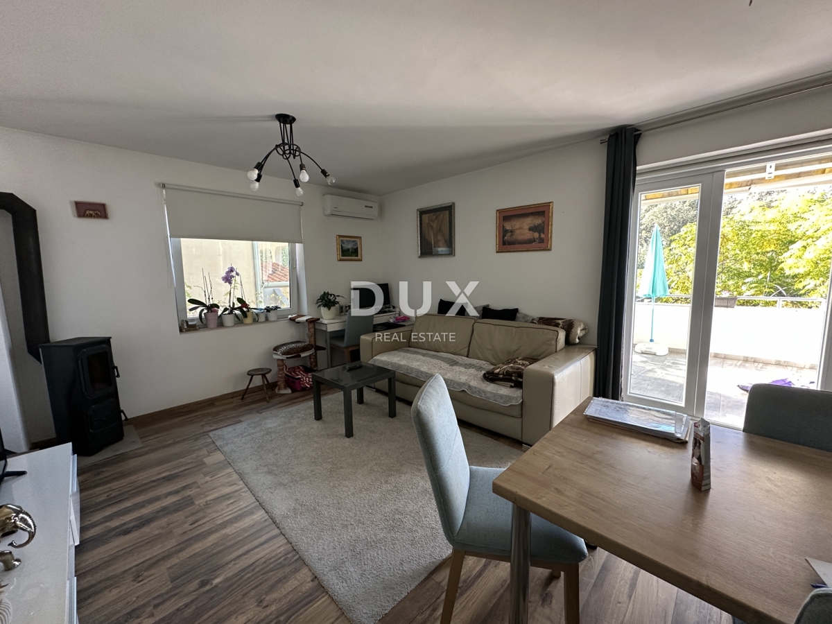 ZADAR, DIKLO - Privlačno stanovanje z vrtom in pogledom na morje!