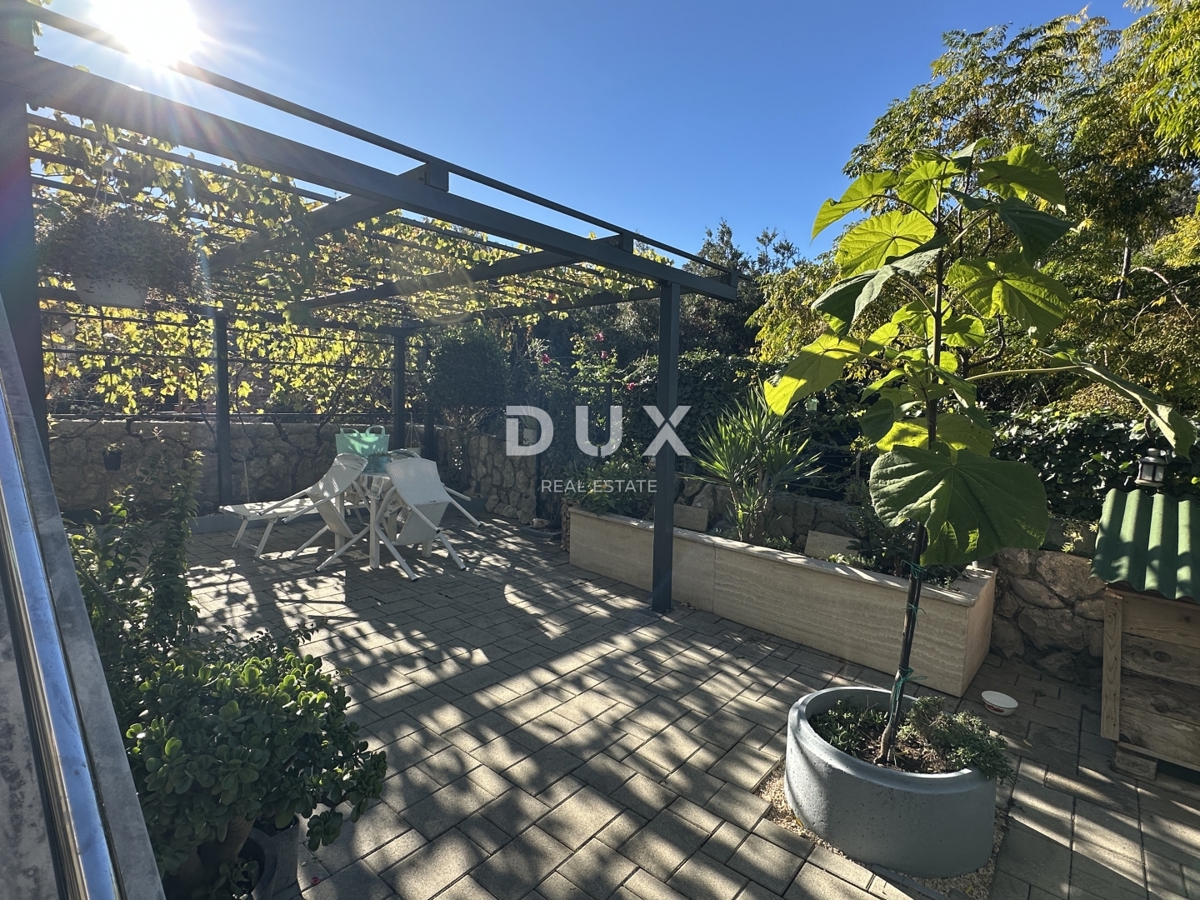 ZADAR, DIKLO - Privlačno stanovanje z vrtom in pogledom na morje!